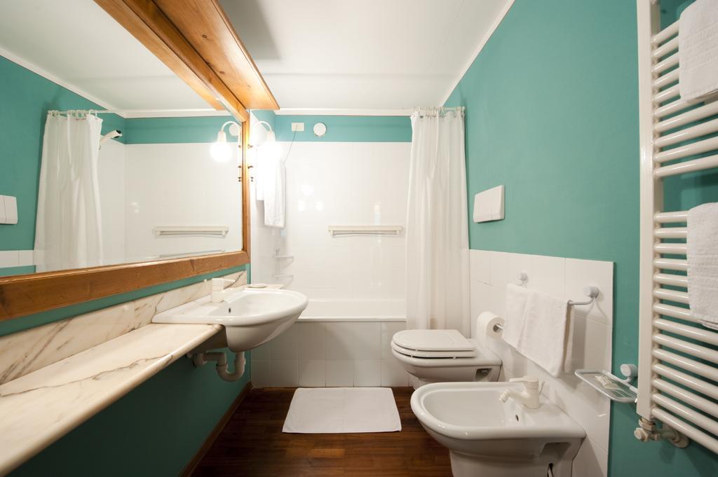 Holidays Dolomiti Apartment Resort Carisolo Εξωτερικό φωτογραφία