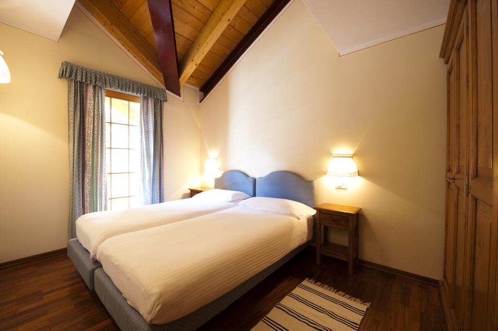 Holidays Dolomiti Apartment Resort Carisolo Δωμάτιο φωτογραφία