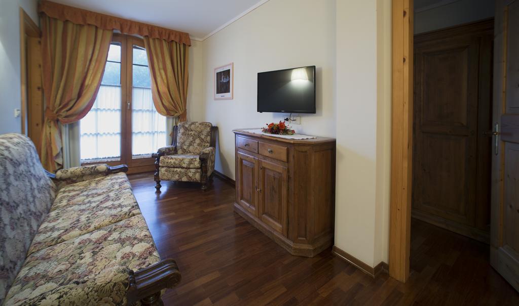 Holidays Dolomiti Apartment Resort Carisolo Εξωτερικό φωτογραφία