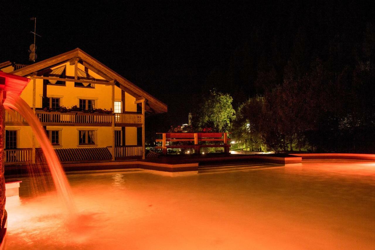Holidays Dolomiti Apartment Resort Carisolo Εξωτερικό φωτογραφία