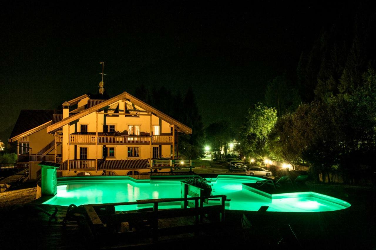 Holidays Dolomiti Apartment Resort Carisolo Εξωτερικό φωτογραφία