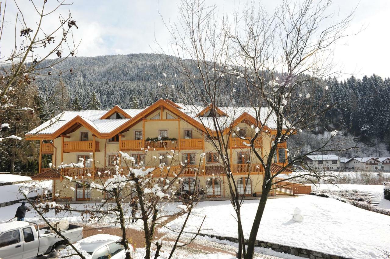 Holidays Dolomiti Apartment Resort Carisolo Εξωτερικό φωτογραφία