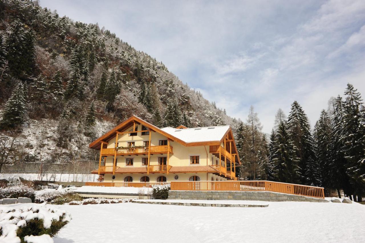 Holidays Dolomiti Apartment Resort Carisolo Εξωτερικό φωτογραφία